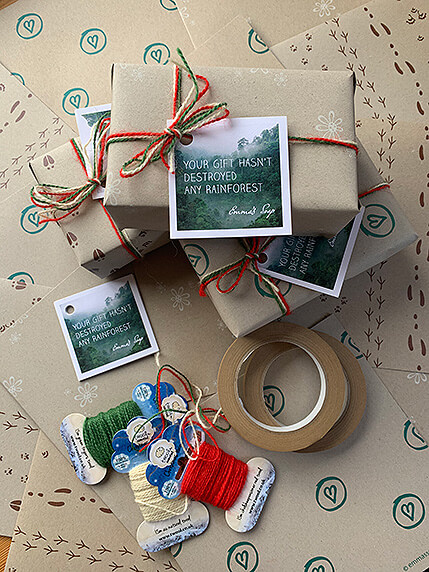 Completely compostable gift wrapping pack
